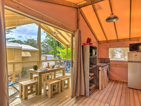 Lodge 5 personnes - Cosyflower - 2 chambres - -TV-plancha-terrasse couverte-28m² - CONFORT