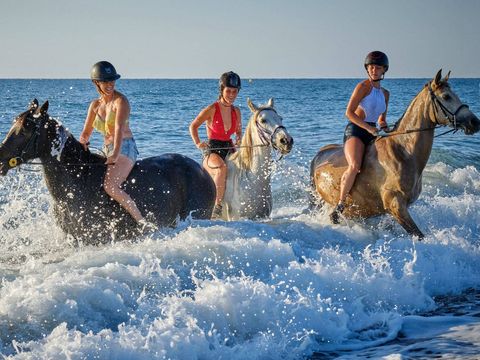 Camping Domaine d'Anghione - Camping Corsica Settentrionale