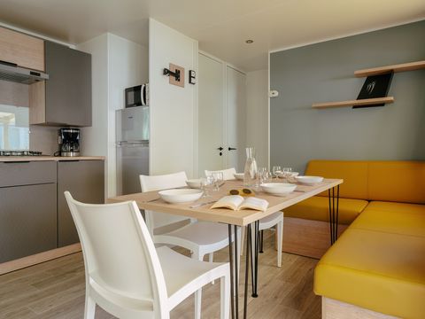 MOBILHOME 6 personnes - Premium | 3 Ch. | 6 Pers. | Terrasse surélevée | 2 SDB | Clim.