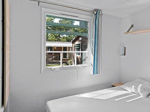 Mobilhome 6 personnes - Classic | 3 Ch. | 6 Pers. | Terrasse surélevée | 1 SDB