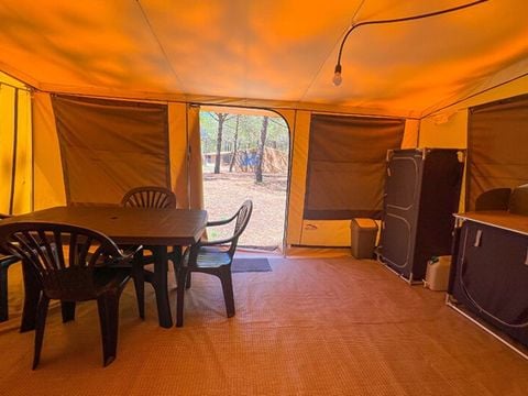 TENTE 4 personnes - Tente Escapade (sans sanitaires)