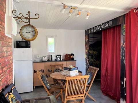 HÉBERGEMENT INSOLITE 4 personnes - Cabane Cinéma Sam/Sam