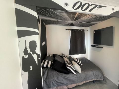 HÉBERGEMENT INSOLITE 4 personnes - Cabane Cinéma Dim/Dim