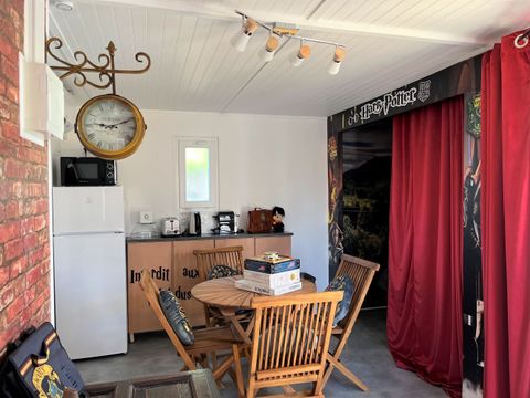 HÉBERGEMENT INSOLITE 4 personnes - Cabane Cinéma Dim/Dim