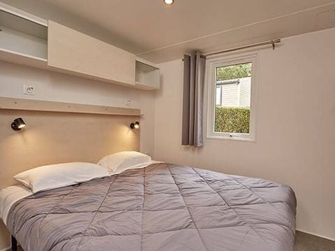 MOBILHOME 4 personnes - Ultimate | 2 Ch. | 4 Pers. | Terrasse surélevée | 2 SDB | Clim. | TV