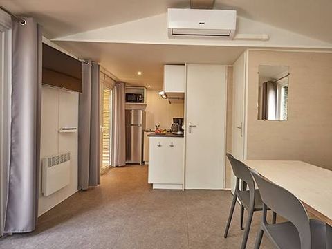 MOBILHOME 4 personnes - Ultimate | 2 Ch. | 4 Pers. | Terrasse surélevée | 2 SDB | Clim. | TV