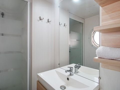 MOBILHOME 6 personnes - 3 chambres (arrivée en dimanche)