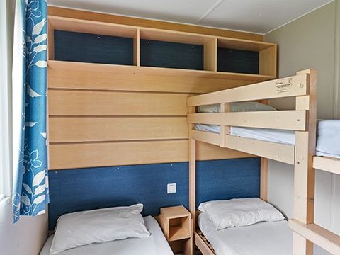 MOBILHOME 4 personnes - Classique | 2 Chambres | 4 Couchages | Petite Terrasse | 1 Salle de bain MOBILHOME 4 personnes - Classique | 2 Chambres | 4 Couchages | Petite Terrasse | 1 Salle de bain