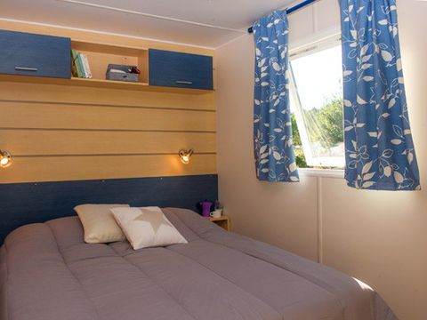 MOBILHOME 4 personnes - Classique | 2 Chambres | 4 Couchages | Petite Terrasse | 1 Salle de bain MOBILHOME 4 personnes - Classique | 2 Chambres | 4 Couchages | Petite Terrasse | 1 Salle de bain