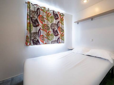 MOBILHOME 4 personnes - Confort | 2 Chambres | 4 Couchages | Terrasse semi-couverte | 1 Salle de bain MOBILHOME 4 personnes - Confort | 2 Chambres | 4 Couchages | Terrasse semi-couverte | 1 Salle de bain