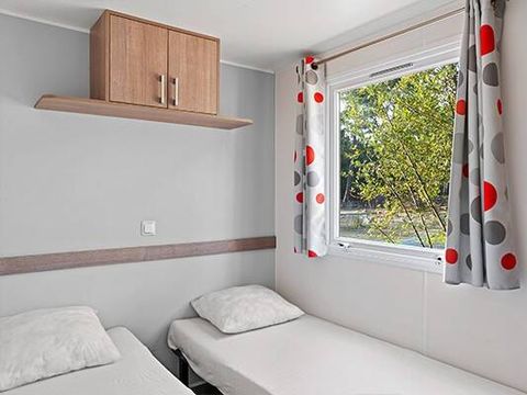 MOBILHOME 4 personnes - Confort | 2 Chambres | 4 Couchages | Terrasse semi-couverte | 1 Salle de bain MOBILHOME 4 personnes - Confort | 2 Chambres | 4 Couchages | Terrasse semi-couverte | 1 Salle de bain