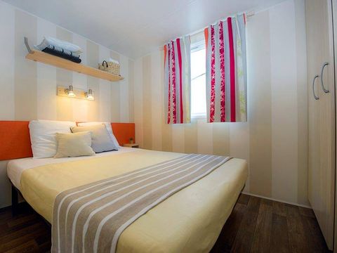 MOBILHOME 6 personnes - Confort | 3 Chambres | 6 Couchages | Terrasse couverte | 1 Salle de bain | Climatisation MOBILHOME 6 personnes - Confort | 3 Chambres | 6 Couchages | Terrasse couverte | 1 Salle de bain | Climatisation