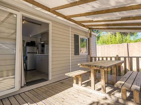 Mobilhome 4 personnes - Confort | 2 Chambres | 4 Couchages | Terrasse semi-couverte | 1 Salle de bain | Climatisation