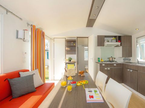 Mobilhome 6 personnes - Mobil-home | Classic | 3 Ch. | 6 Pers. | Terrasse surélevée | TV