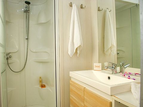 MOBILHOME 6 personnes - Mobil-home | Classic XL | 2 Ch. | 4/6 Pers. | Terrasse surélevée | TV