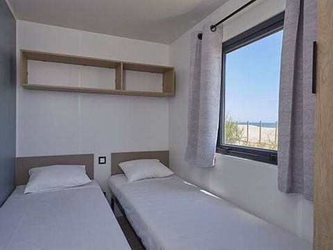 CHALET 6 personnes - Chalet | Comfort | 3 Ch. | 4/6 Pers. | Terrasse Simple | 1 SDB | Clim. CHALET 6 personnes - Chalet | Comfort | 3 Ch. | 4/6 Pers. | Terrasse Simple | 1 SDB | Clim.