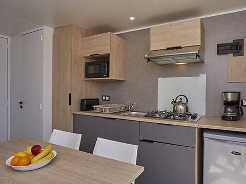 CHALET 6 personnes - Chalet | Comfort | 3 Ch. | 4/6 Pers. | Terrasse Simple | 1 SDB | Clim. CHALET 6 personnes - Chalet | Comfort | 3 Ch. | 4/6 Pers. | Terrasse Simple | 1 SDB | Clim.