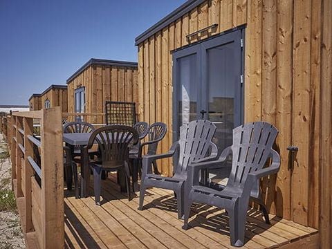 CHALET 6 personnes - Chalet | Comfort | 3 Ch. | 4/6 Pers. | Terrasse Simple | 1 SDB | Clim. CHALET 6 personnes - Chalet | Comfort | 3 Ch. | 4/6 Pers. | Terrasse Simple | 1 SDB | Clim.