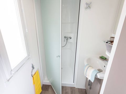 MOBILHOME 6 personnes - Comfort | 3 Ch. | 6 Pers. | Terrasse surélevée | 1 SDB | Clim.