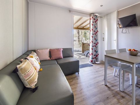 MOBILHOME 5 personnes - PREMIUM - 2 chambres avec climatisation +TV+ Plancha à gaz + 2 SDB 