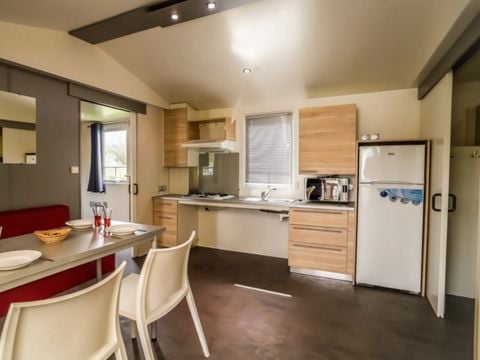 Mobilhome 6 personnes - CONFORT adapté pour personne à mobilité réduite - 2 chambres avec climatisation - TV