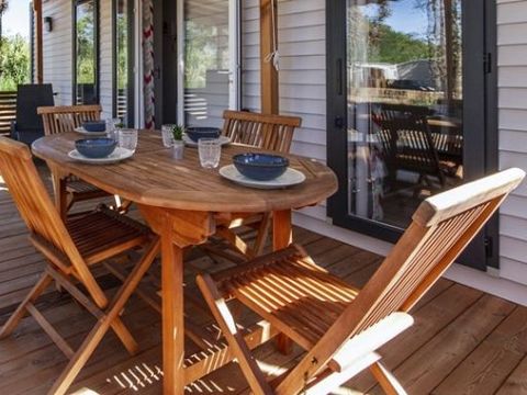 Mobilhome 5 personnes - PREMIUM - 2 chambres avec climatisation +TV+ Plancha à gaz - 2 salles de bain