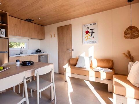 Mobilhome 5 personnes - PREMIUM PLUS - 2 chambres avec climatisation +TV+ Plancha à gaz - 2 salles de bain