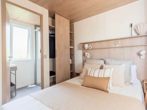 Mobilhome 7 personnes - PREMIUM PLUS - 3 chambres avec climatisation +TV+ Plancha à gaz - 2 salles de bain