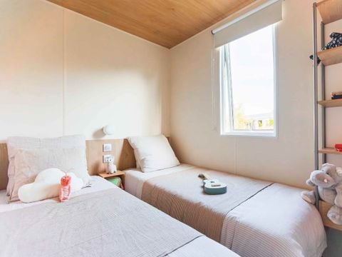 MOBILHOME 7 personnes - PREMIUM - 3 chambres avec climatisation +TV+ Plancha à gaz + 2 SDB - 2025