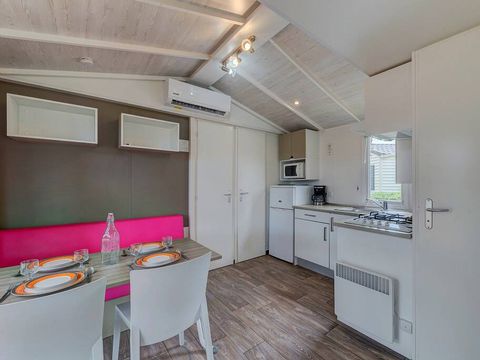 MOBILHOME 6 personnes - Comfort | 2 Ch. | 4/6 Pers. | Terrasse simple | Clim. MOBILHOME 6 personnes - Comfort | 2 Ch. | 4/6 Pers. | Terrasse simple | Clim.