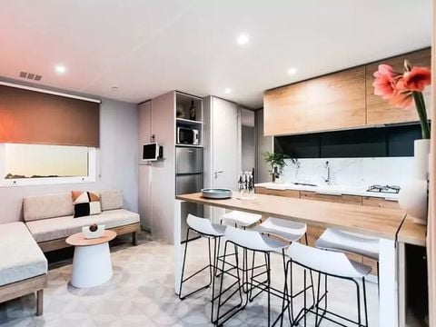 MOBILHOME 4 personnes - Tour Opérateur Maeva sur Camping Le Bois de Valmarie - Mobil Home Confort 4 Pièces 6 Personnes (4 adultes + 2 enfants) Climatisé
