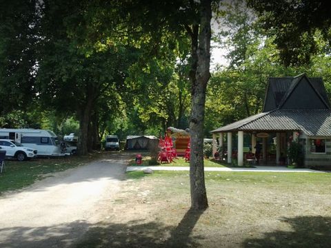 Camping Les Chambons - Camping Indre - Image N°2