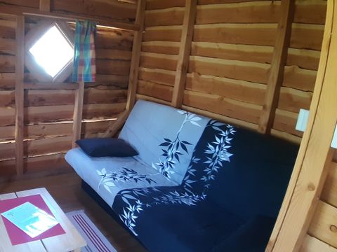 HÉBERGEMENT INSOLITE 4 personnes - CABANE PERCHEE avec salle de bain et SPA