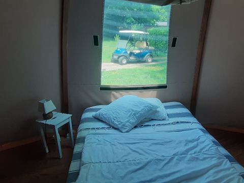 HÉBERGEMENT INSOLITE 4 personnes - Dôme WIGWAM avec sanitaires 27 m²