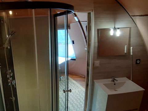 HÉBERGEMENT INSOLITE 4 personnes - Dôme WIGWAM avec sanitaires 27 m²