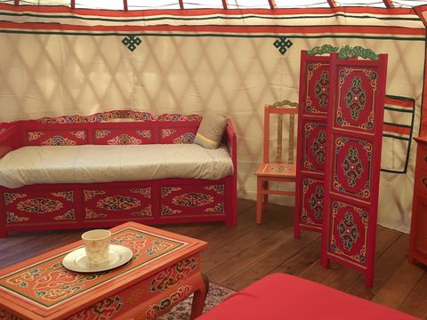 HÉBERGEMENT INSOLITE 5 personnes - Yourte avec salle de bain pour 5 personnes