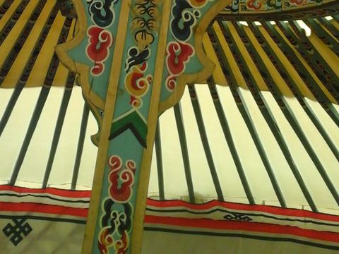 HÉBERGEMENT INSOLITE 3 personnes - Yourte mongole 3 personnes