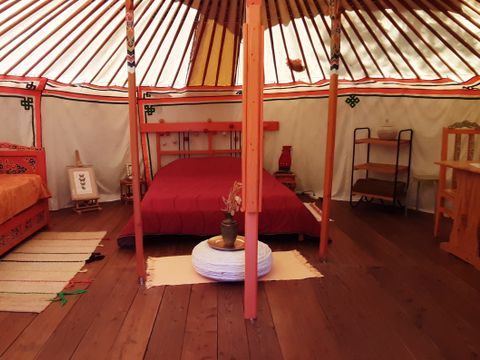 HÉBERGEMENT INSOLITE 3 personnes - Yourte mongole 3 personnes
