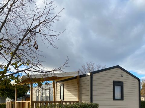 MOBILHOME 6 personnes - PRESTIGE " Les Alpilles " (4 Adultes Maxi+2 Enfants -18ans)