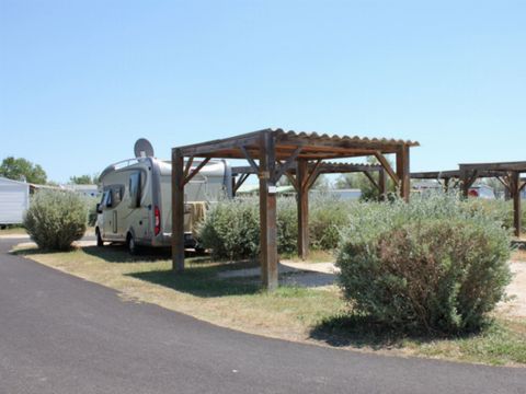 Emplacement - avec tonnelle