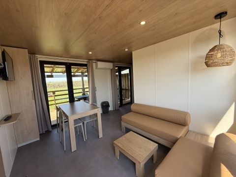 MOBILHOME 4 personnes - Premium Roseau - 2chambres, climatisé, télévision, lave-vaisselle, sèche-serviette et coffre fort