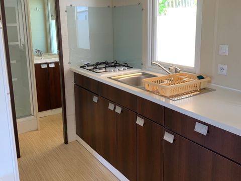 Mobilhome 4/6 personnes - 28m² - Terrasse bois couverte 12m²