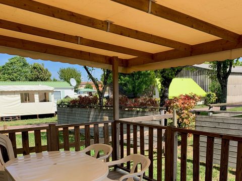 Mobilhome 4/6 personnes - 28m² - Terrasse bois couverte 12m²