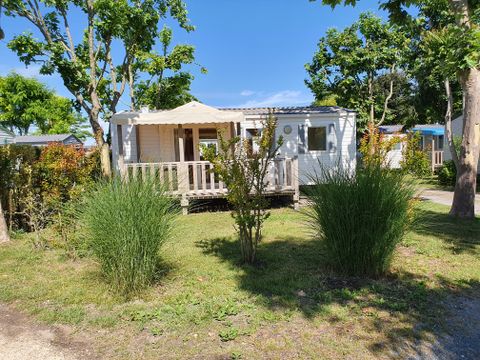 Mobilhome 4/6 personnes - 30m² - Terrasse bois semi-couverte 12m²