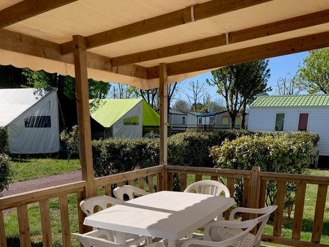 Mobilhome 4/6 personnes - 30m² - Terrasse bois semi-couverte 12m²