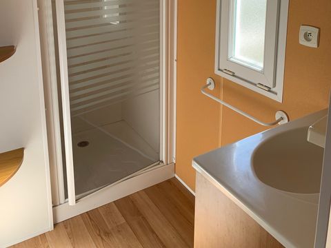 Mobilhome 4/6 personnes - 30m² - Terrasse bois semi-couverte 12m²