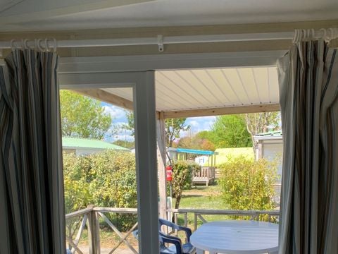 Mobilhome 4 personnes - 26m² - Terrasse bois intégrée de 7m².
