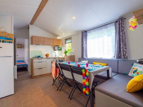 MOBILHOME 8 personnes - Mobil-home | Comfort | 4 Ch. | 8 Pers. | Terrasse surélevée | 1 SDB