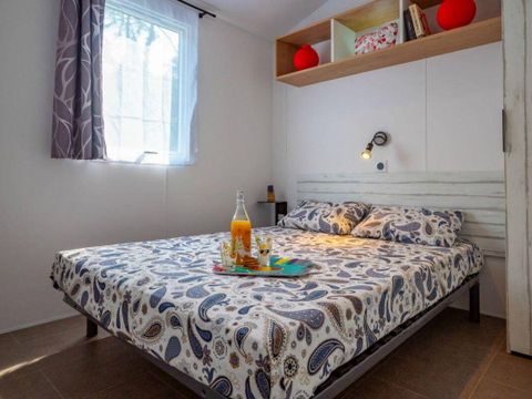 MOBILHOME 8 personnes - Mobil-home | Comfort | 4 Ch. | 8 Pers. | Terrasse surélevée | 1 SDB