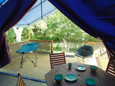 Tente en toile et en bois 5 personnes - Freeflower Standard 37m² / 2 chambres - terrasse (sans sanitaires privatifs)